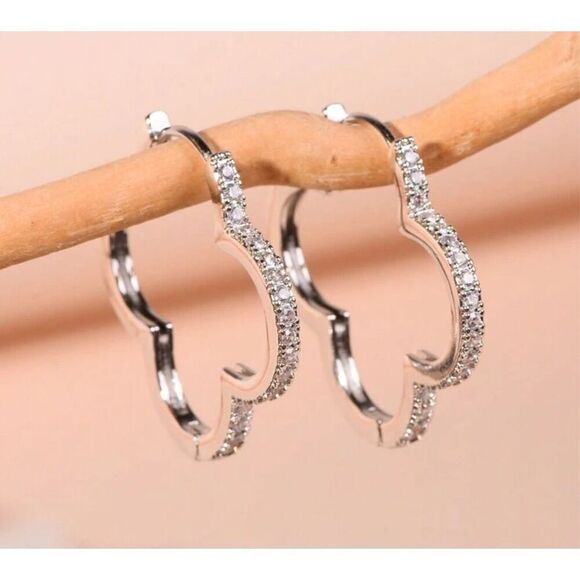 Pierced Clover Earrings - Picture 3 of 7